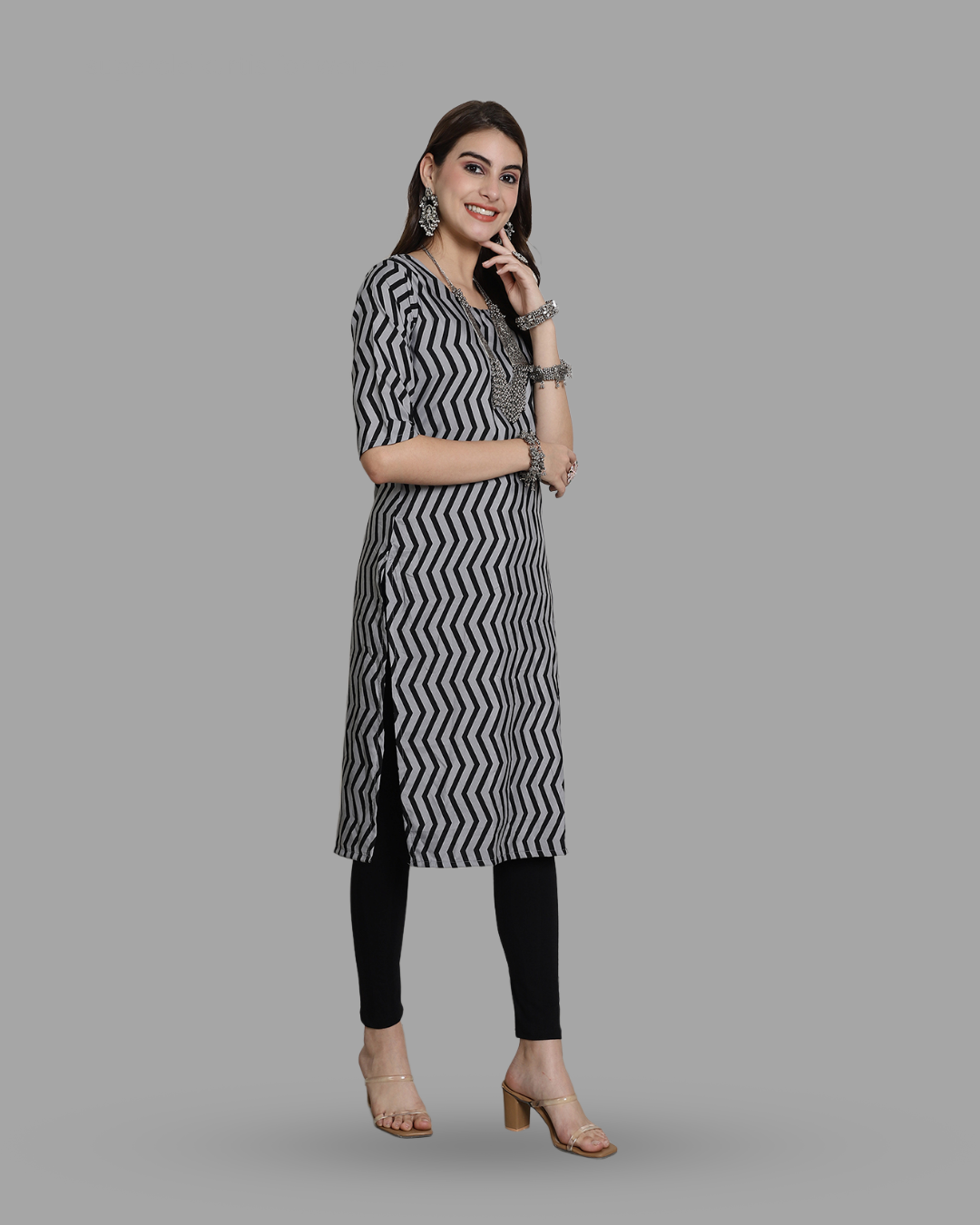 Zigzag Patterned Black Kurta