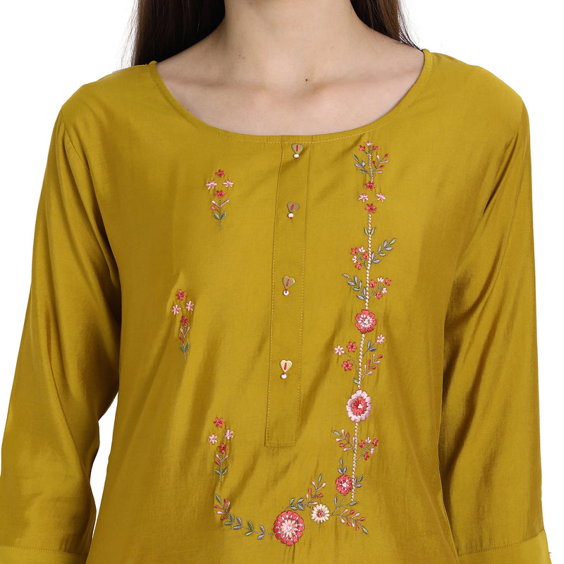 Women Chinon Yellow Color Fancy Emboidered Kurta A520